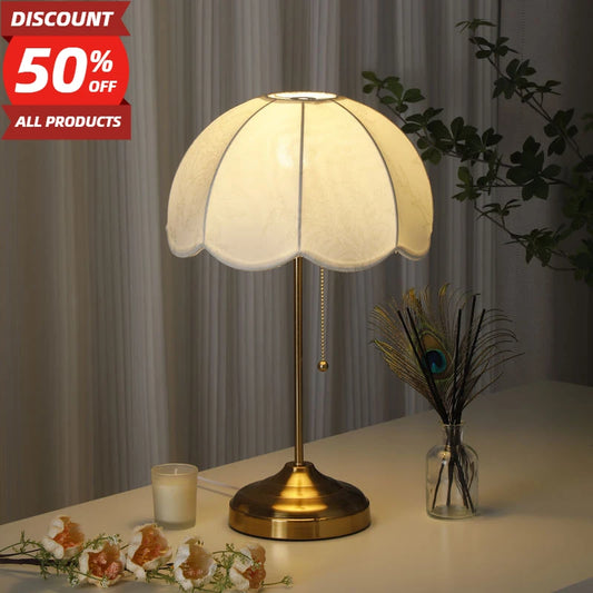 American Retro Floor Lamp for Bedroom and Study Designer Table Lamp with LED Light